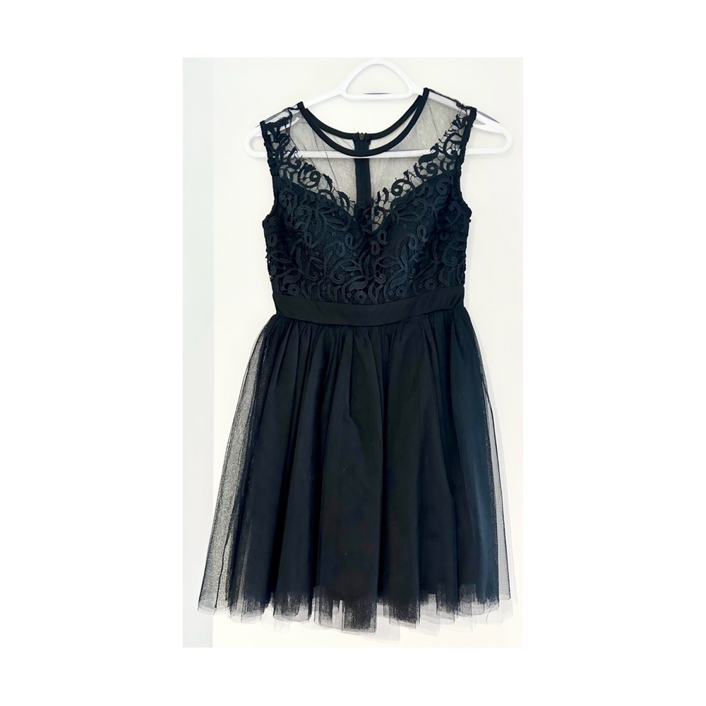 Elegant Black Lace Dress